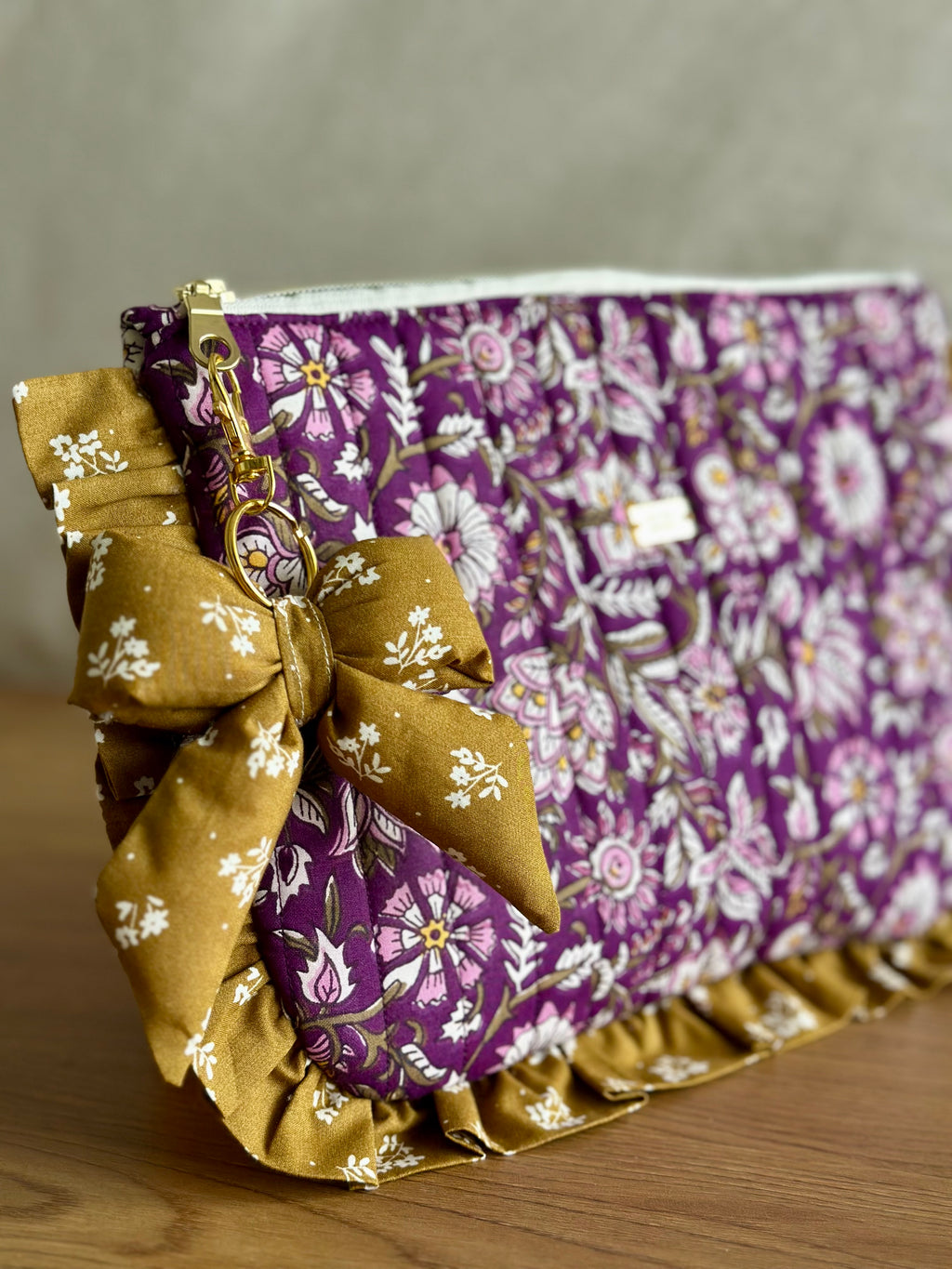 Pochette à volants Violette