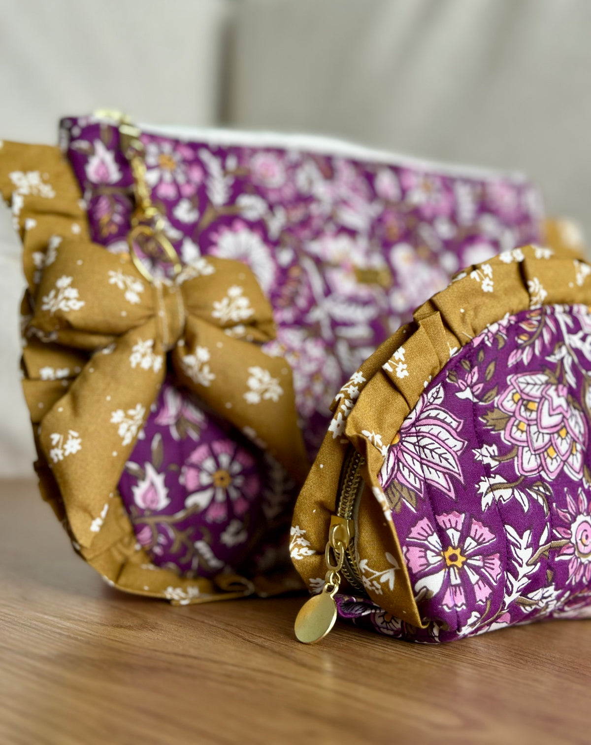Pochette à volants Violette